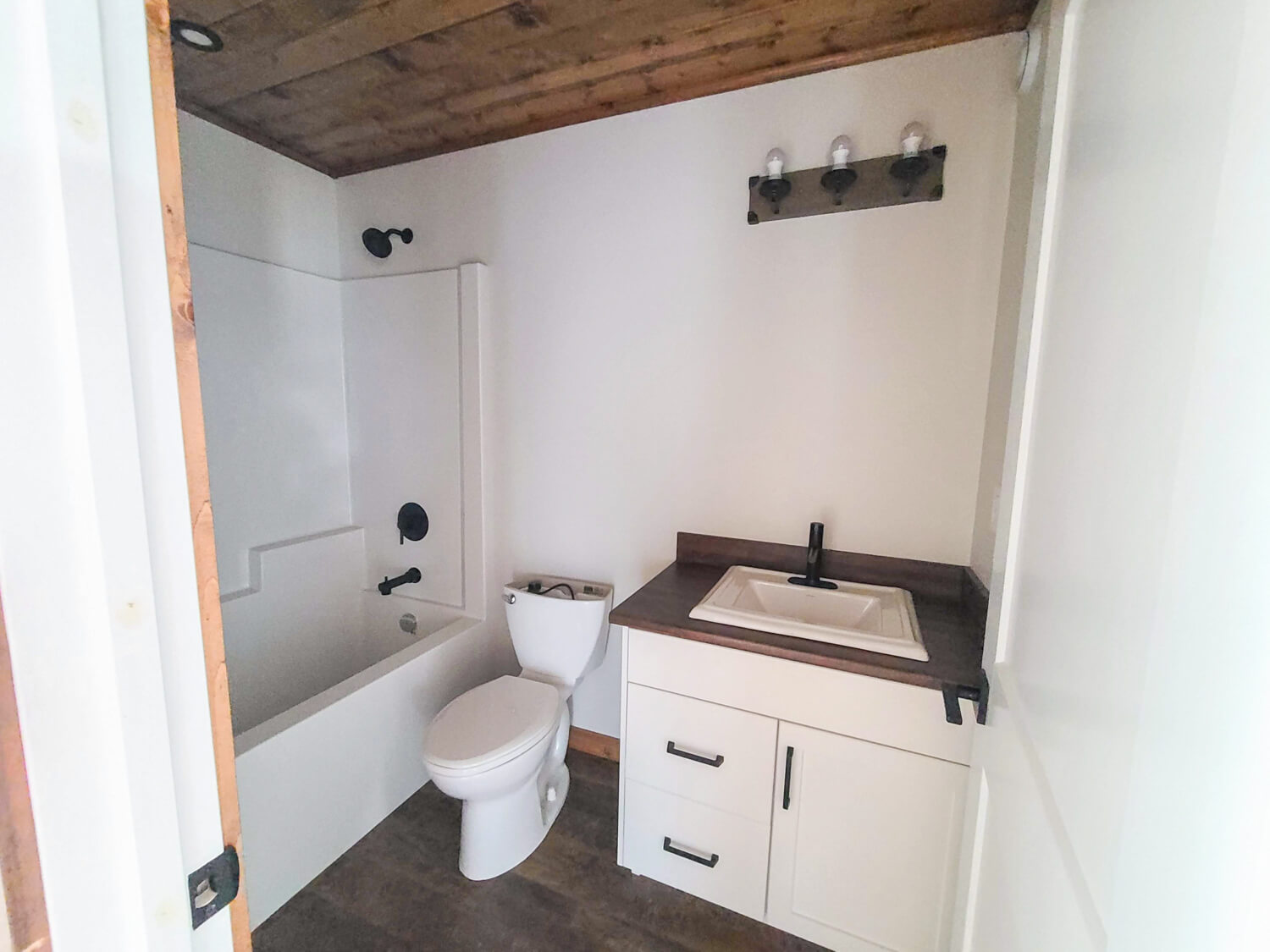 desautels bathroom
