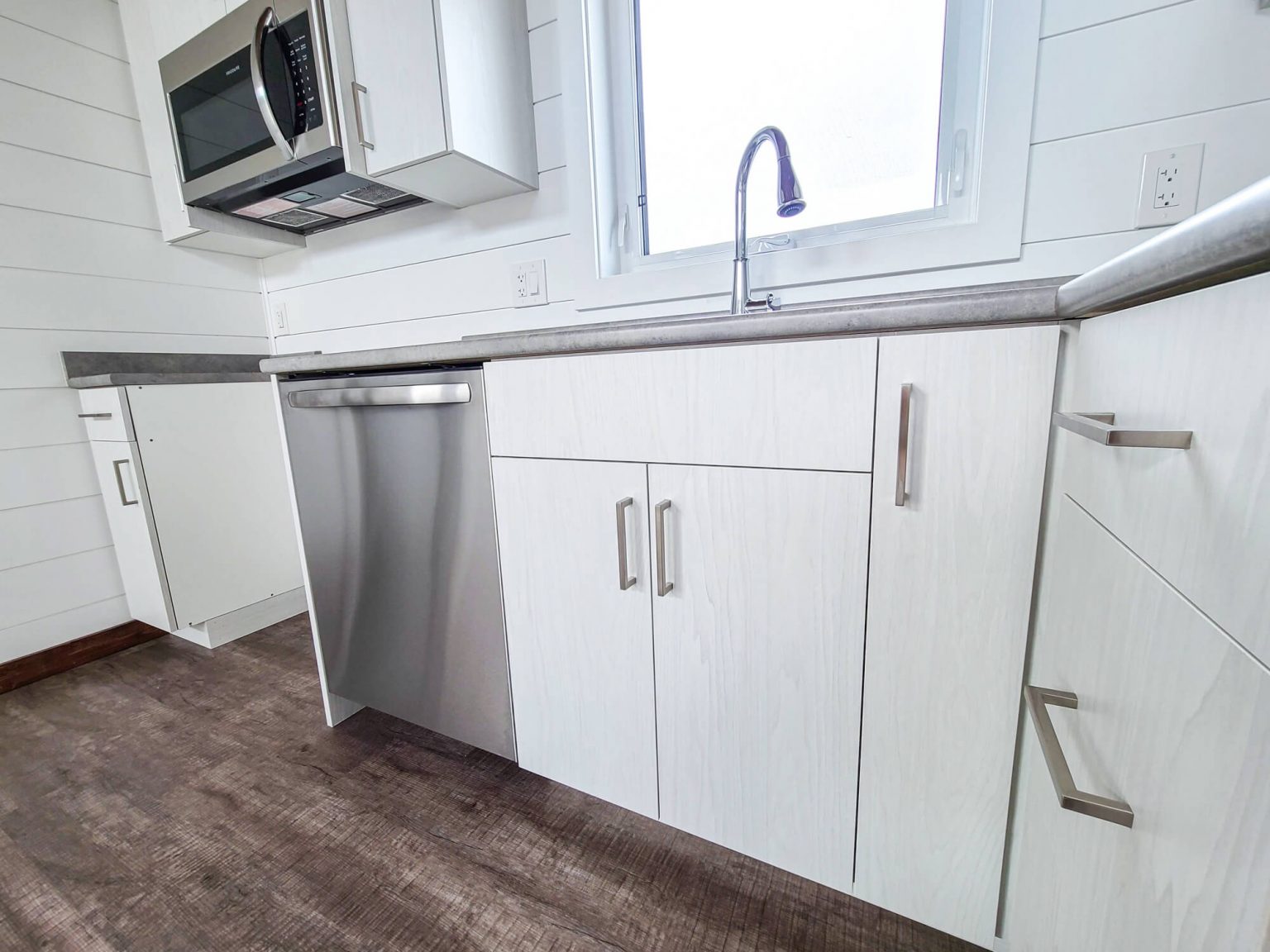 kapasiwin bungalows kitchen
